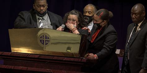 Daunte Wright Funeral Draws Calls for Police Reform - WSJ