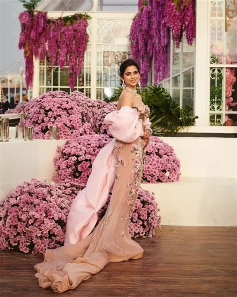 Isha Ambani S Style Steals The Show A Look At Her Fashion Choices At