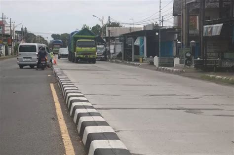 Masih Rusak Berat Jalan Cor Milik Kementrian Pupr Di Jombang Bakal