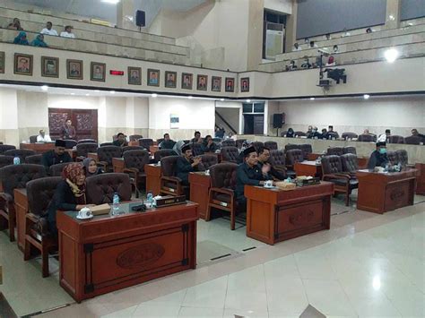 Anggota Dprd Jember Absen Pengesahan Perda Lpp Apbd Tertunda