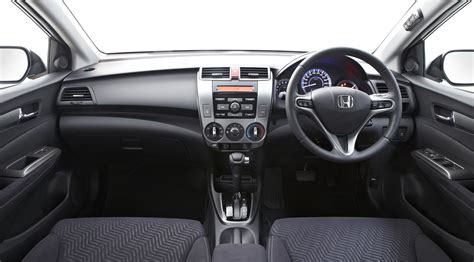 Honda City Facelift How The 2012 Model Shapes Up Honda City 2012 2