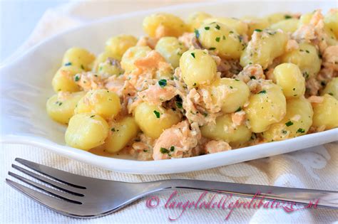 Gnocchi Di Patate Al Salmone Primo Piatto Facile E Raffinato L