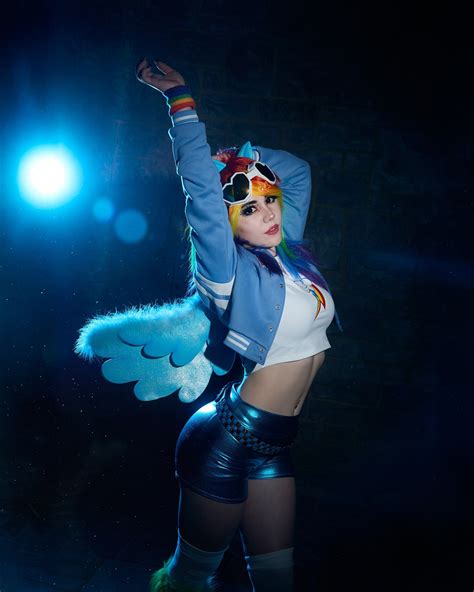 SwaggyCucumber | Yeah I’m awesome🌈 - Photographer: @auroradrag0n