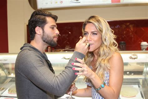 Foto Bruno Gagliasso e Giovanna Ewbank participam da inauguração da