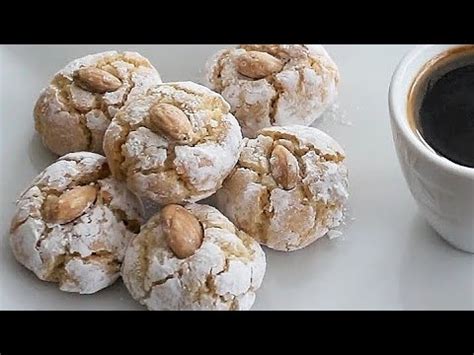 Les Biscuits Amaretti Macarons Italiens Aux Amandes Youtube