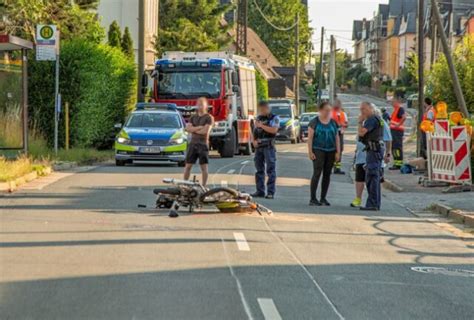 Crash Im Erzgebirge Mopedfahrer Verletzt Sich Schwer Beim Sturz