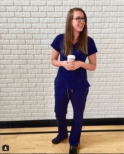 Best Tall Scrubs For Women Freshrn