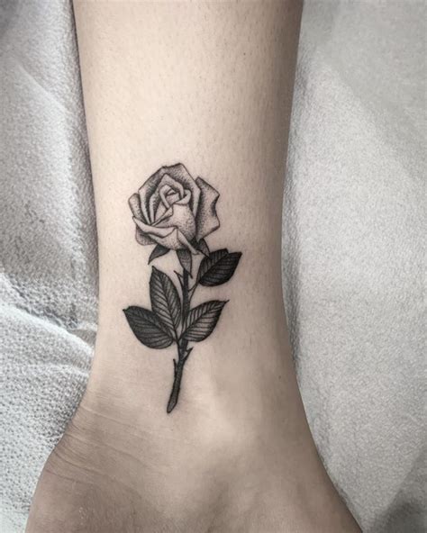 Idées de Tatouage Fleur pour Femme 100 photos TATOUEZ