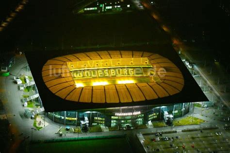 Wolfsburg Bei Nacht Von Oben Nachtluftbild Sportst Tten Gel Nde Der