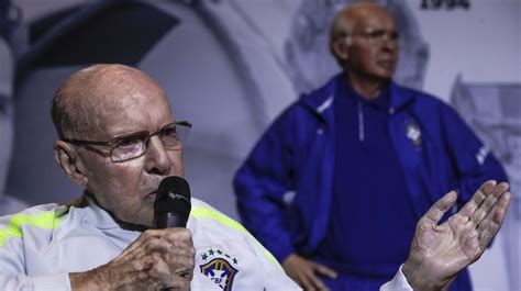 Morreu Mário Zagallo antigo jogador e treinador brasileiro campeão do