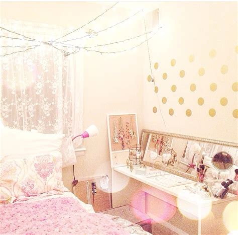 Decorating My Dream Room for