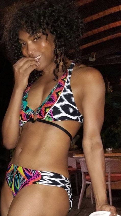 Angela Bassett Stuns In A Bikini For Her 60th Birthday Lets Eat Cake Angela Bassett