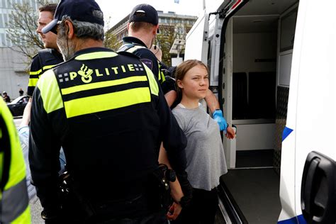 Greta Thunberg Bei Stra Enblockaden In Den Haag Festgenommen Klima