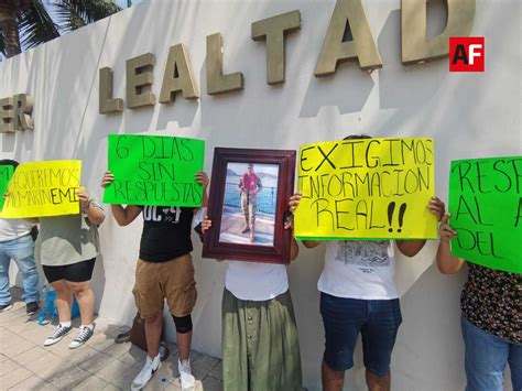 Familiares De Marino Desaparecido En Altamar Protestan Frente A