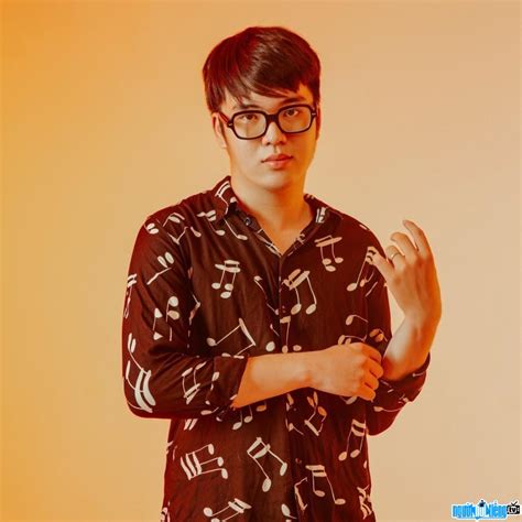 Hot boy Phạm Việt Trường