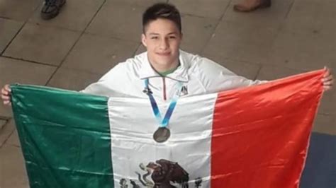 Osmar Olvera se lleva la medalla de oro en el Mundial de Natación así