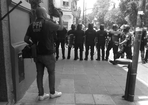 La Policía Reprimió A Personas En Situación De Calle Cosecha Roja