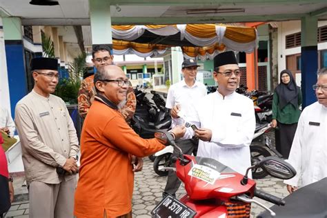 Pln Uip Nusra Dan Smkn Mataram Serah Terima Motor Hasil Konversi