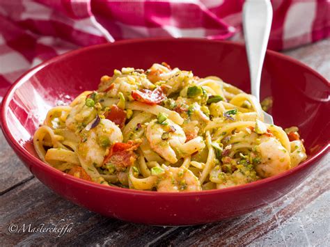 Pasta Ai Gamberi Con Pesto Di Erba Cipollina E Pistacchi Mastercheffa