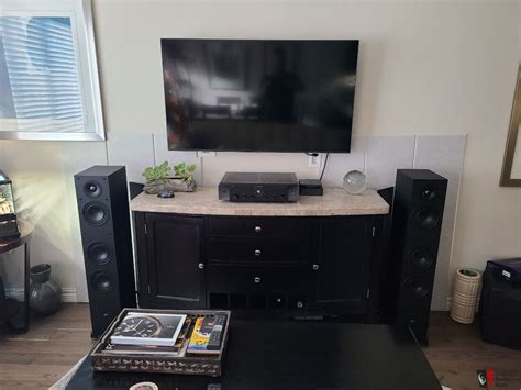 Paradigm Se F Speakers Pair Like New Still In Warranty Complete