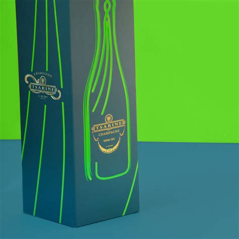 Packaging - Neon Box on Behance