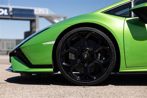 Lamborghini Huracan Tecnica Review Carexpert