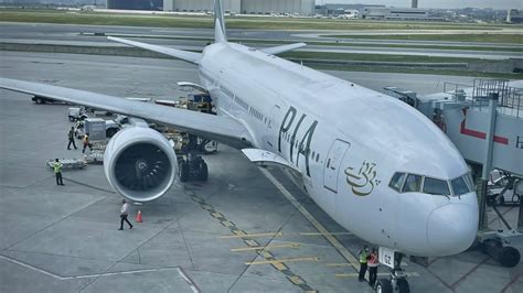 🇵🇰 🇨🇦 Pia Business Class Trip Report Karachi To Toronto Executive Economy Pk783 Ap Bgz