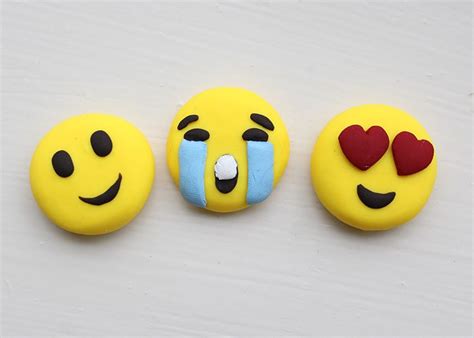 Polymer Clay Emoji Faces Tutorial | Clay projects for kids, Polymer ...