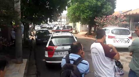 Suspeito De Assassinar Homem Com Tiros E Mais De 20 Facadas é Preso Em