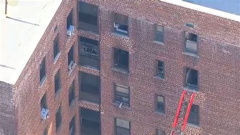 5 Hurt When Fire Breaks Out In Bronx Apartment Building Abc7 New York