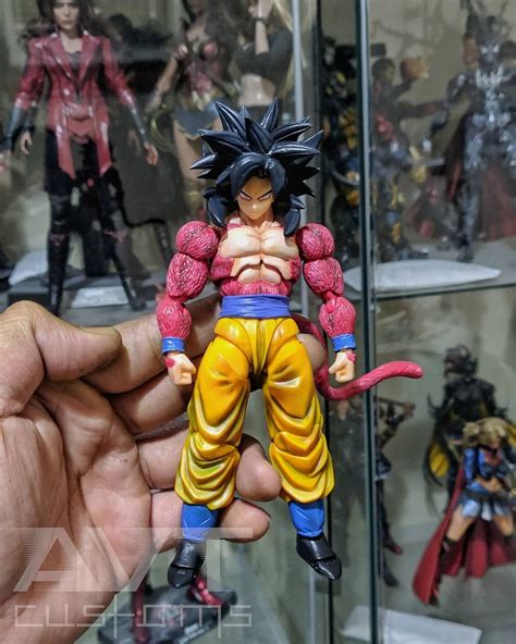 21 Sh Figuarts Ssj4 Goku Seyedjenna