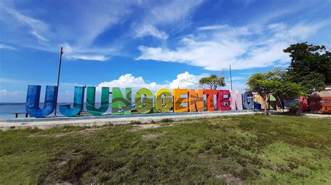 Pantai Ujung Genteng: Lokasi, Jam Buka & Harga Tiket 2025