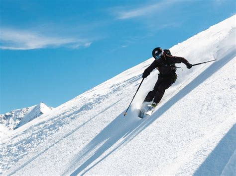 What does a bootfitter do?