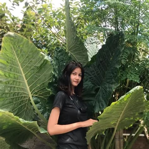 Potret Klaudia Krish Petugas Solo Safari Viral Mirip Pevita Pearce Bak Kembar Hot Liputan