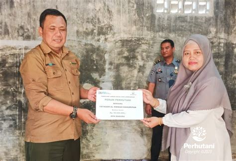 Perhutani Perhutani Madura Berikan Bantuan Dana Tjsl Juta Rupiah