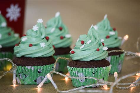 Christmas Tree Cupcakes Bake With Stork