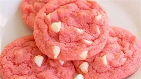 Strawberry White Chocolate Chip Cookies