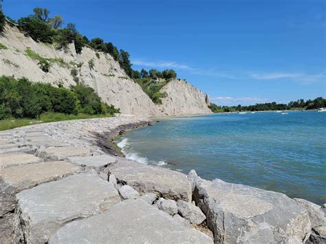 A Hidden Getaway To Scarborough Bluffs Traveling Pari