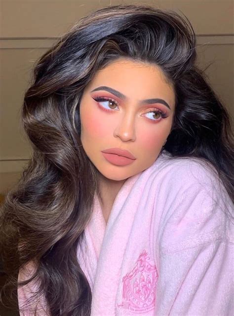 Peinados Kylie Jenner Maquillaje Kylie Jenner Trajes Kylie Jenner