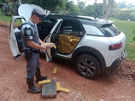 TOR apreende uma tonelada de maconha em carro roubado na região