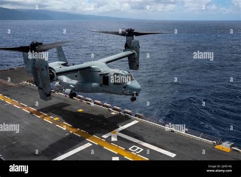 Oceano Pacifico Luglio Un Mv Osprey Attaccato Al Marine