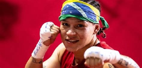 Baiana Bia Ferreira vence chinesa e é tricampeã do Strandja na Bulgária