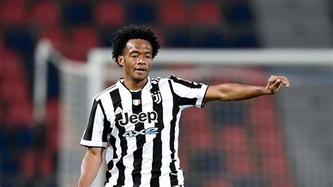 La Juventus ha deciso non rinnoverà i contratti di Cuadrado e Alex Sandro