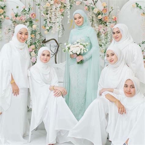 Ss Wardrobe Laura Kurung In Off White Women S Fashion Muslimah