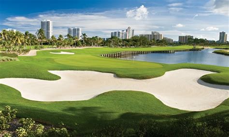 Dos Impresionantes Canchas De Golf En Miami