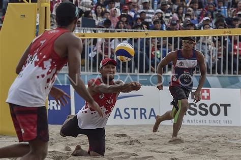 SEMIFINAL VOLI PANTAI PRIA INDONESIA VS INDONESIA ANTARA Foto