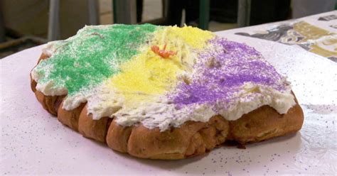 King Cakes A Sweet Mardi Gras Tradition Cbs News