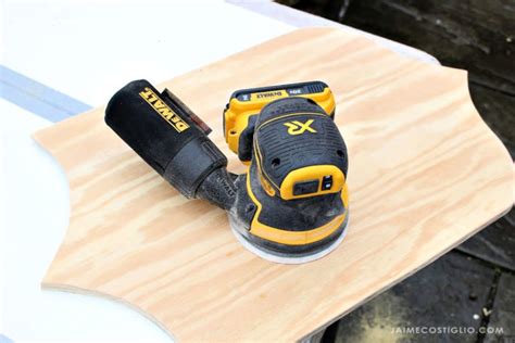 Dewalt Cordless Orbital Sander and Battery Pack - Jaime Costiglio