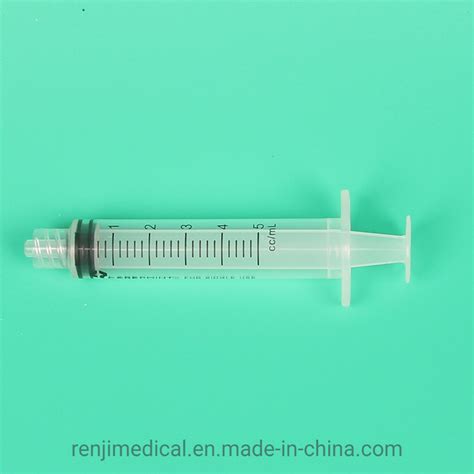 Disposable Medical 5ml Injection Plastic Luer Lock Slip Syringe With