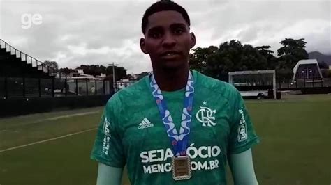 Goleiro do Flamengo relata que foi vítima de injúria racial de